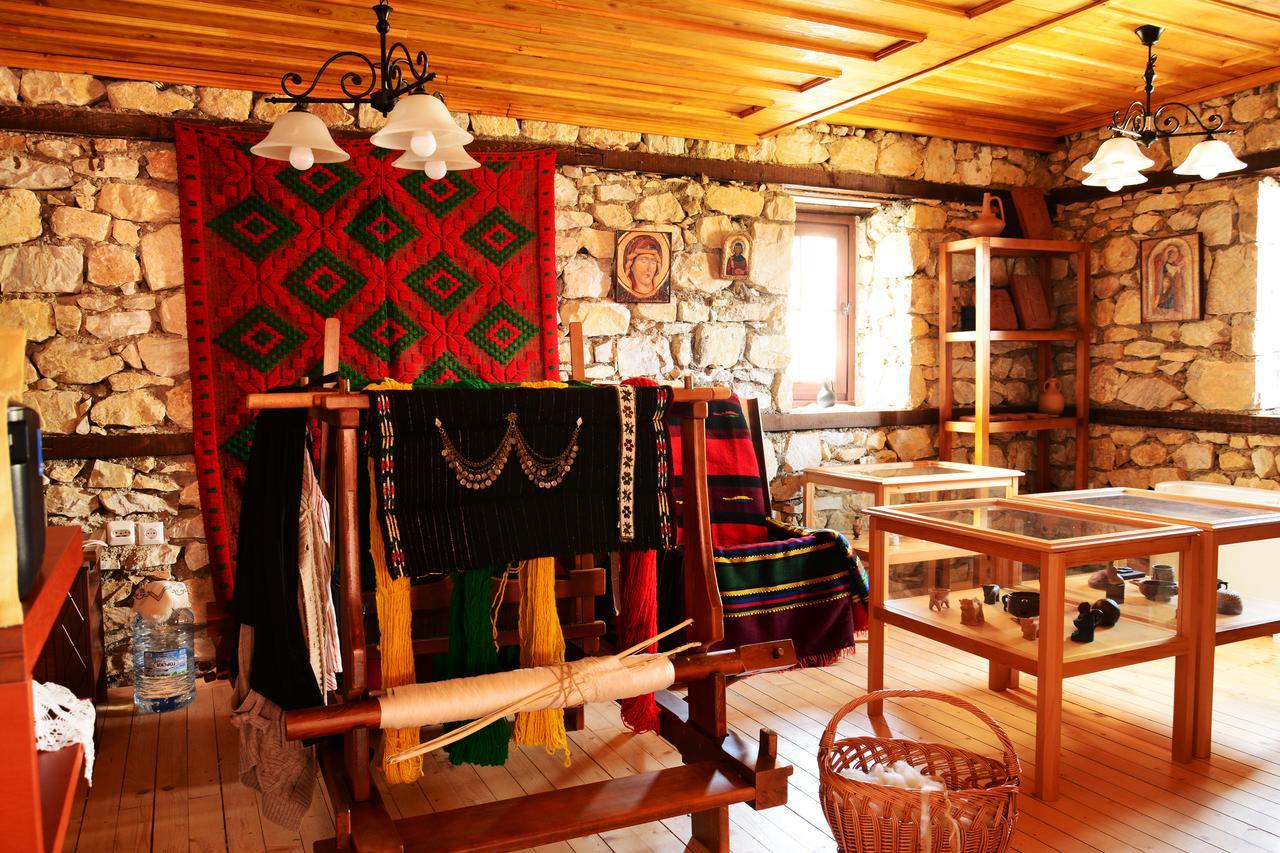 Macedonian Village Hotel & Resort Skopje Exterior foto