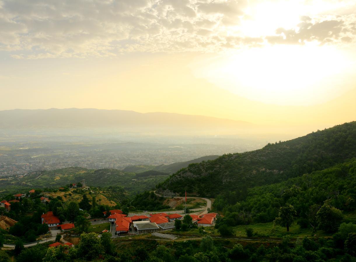 Macedonian Village Hotel & Resort Skopje Exterior foto