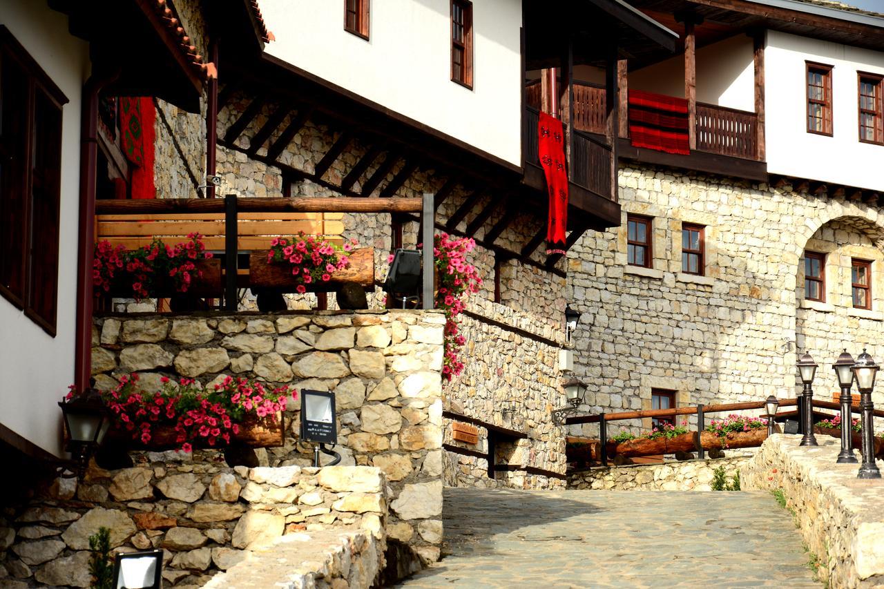 Macedonian Village Hotel & Resort Skopje Exterior foto