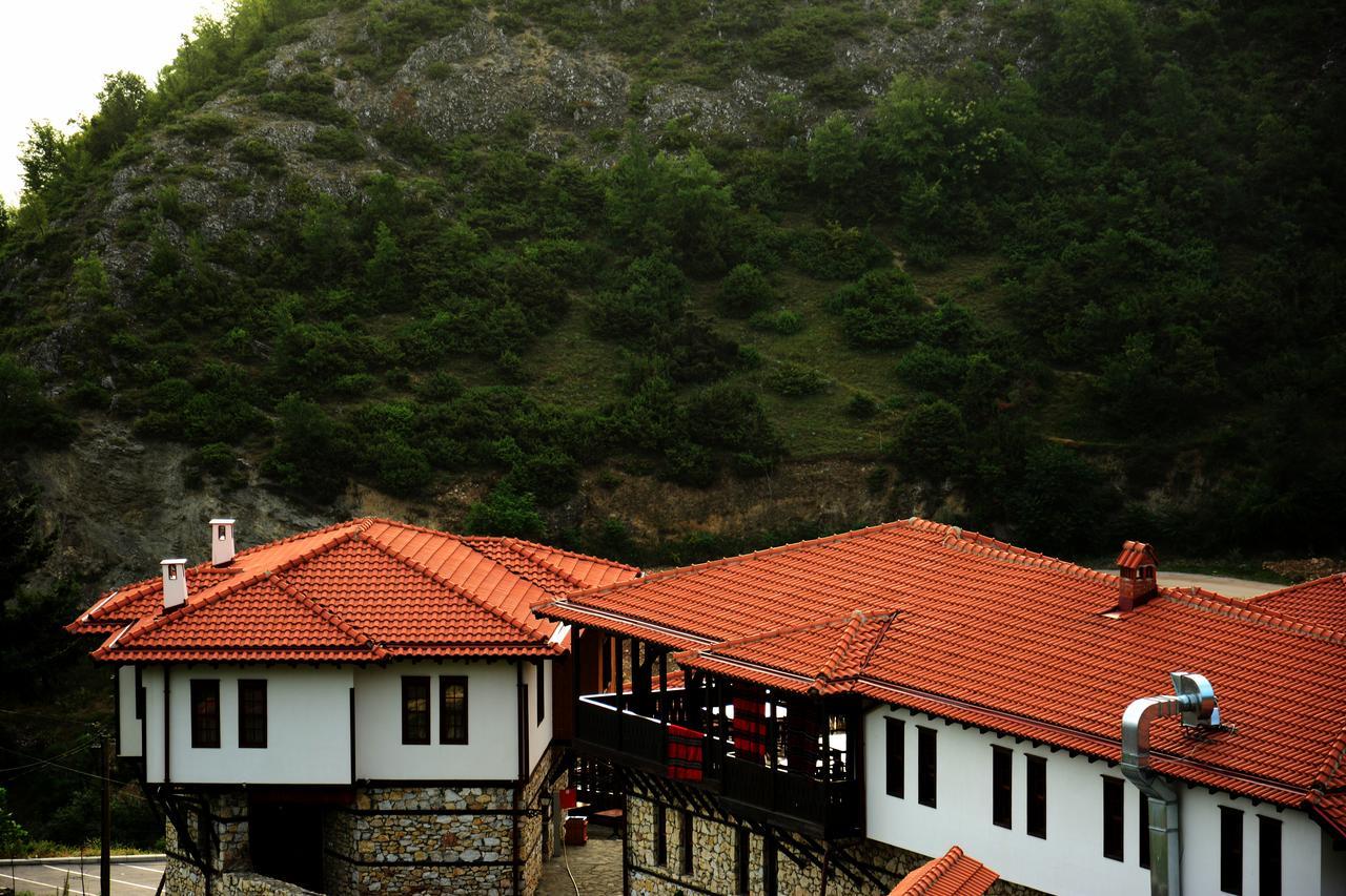 Macedonian Village Hotel & Resort Skopje Exterior foto