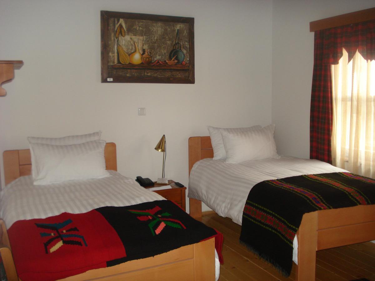 Macedonian Village Hotel & Resort Skopje Exterior foto